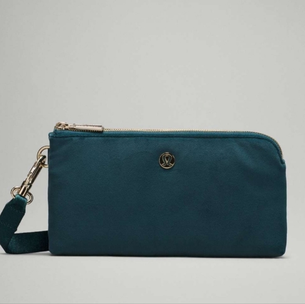 Lululemon Curved Velour Wristlet